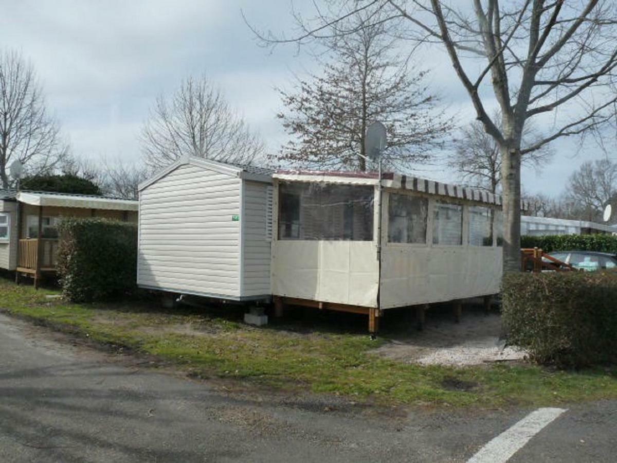 Mobile Home Ht De Gamme Climatise Dans Le Camping **** De La Reserve Gastes Exterior photo