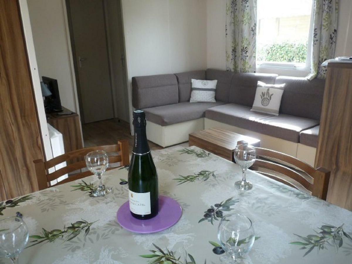 Mobile Home Ht De Gamme Climatise Dans Le Camping **** De La Reserve Gastes Exterior photo