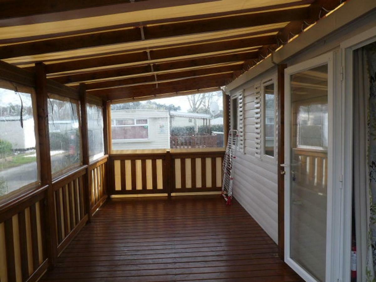Mobile Home Ht De Gamme Climatise Dans Le Camping **** De La Reserve Gastes Exterior photo