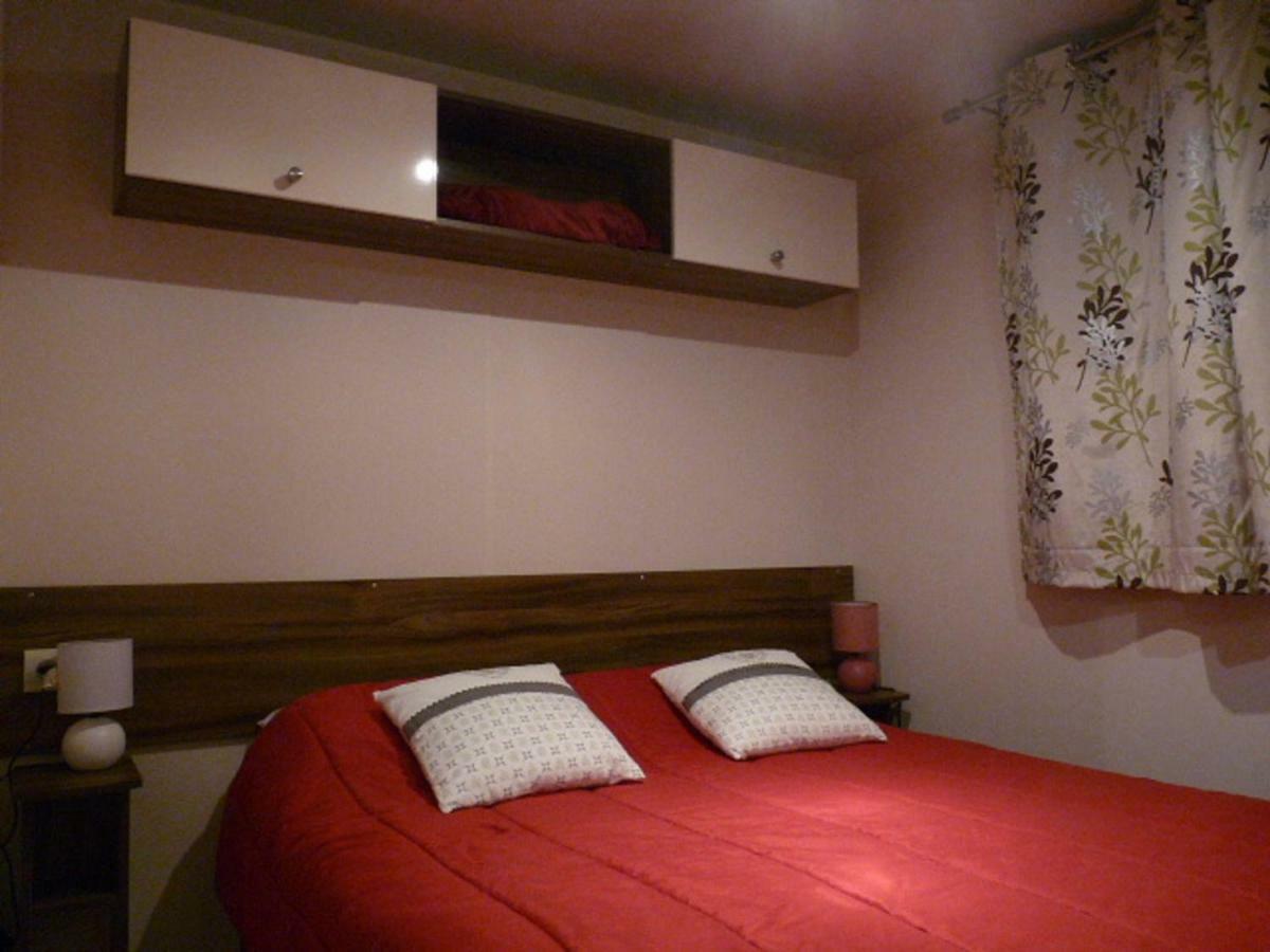 Mobile Home Ht De Gamme Climatise Dans Le Camping **** De La Reserve Gastes Exterior photo